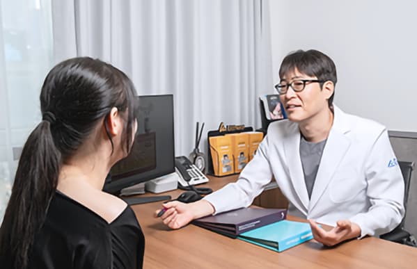 専任医師による経過チェックおよび1対1のアフターケア