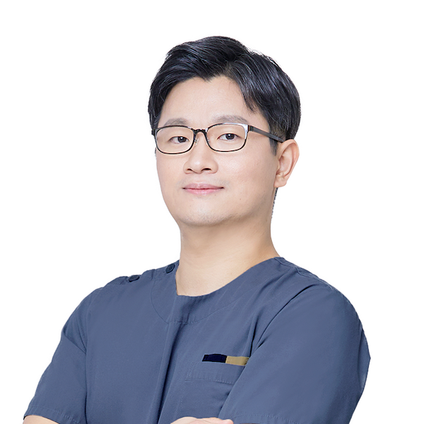 クォン・ヨンソク院長 医師