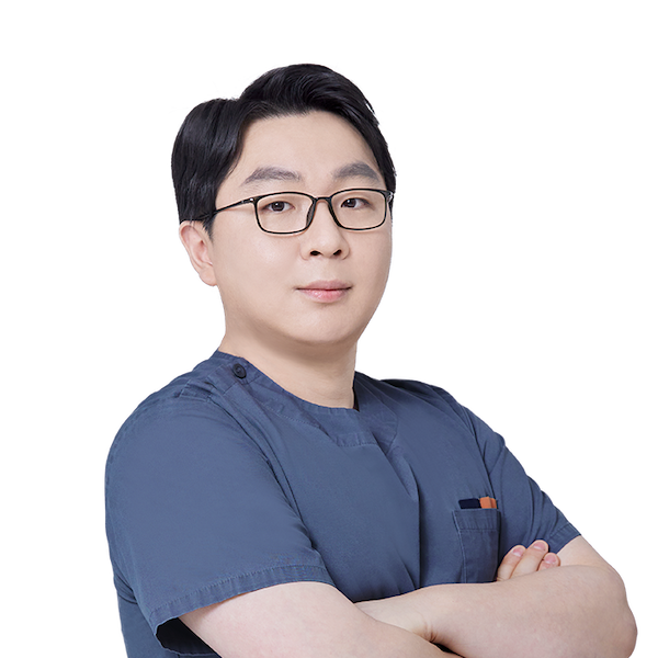 キム・テウン院長 医師
