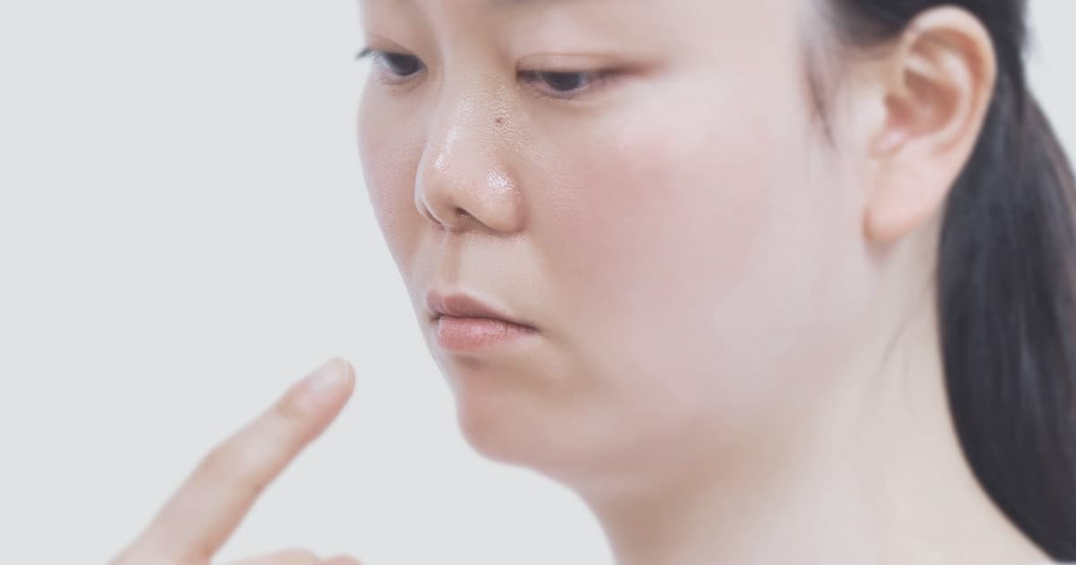 鼻整形後の拘縮鼻は放置すると短くなる？シリコンの炎症と修正手術について