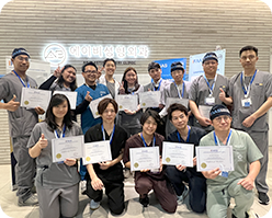 IFAASの修了証を授与